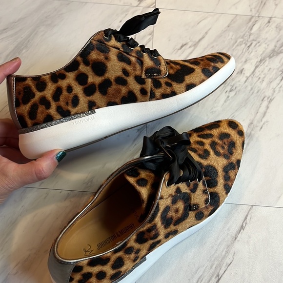 Johnston & Murphy Women Dakota leopard calf hair lace up sneaker size 6 - Picture 5 of 8